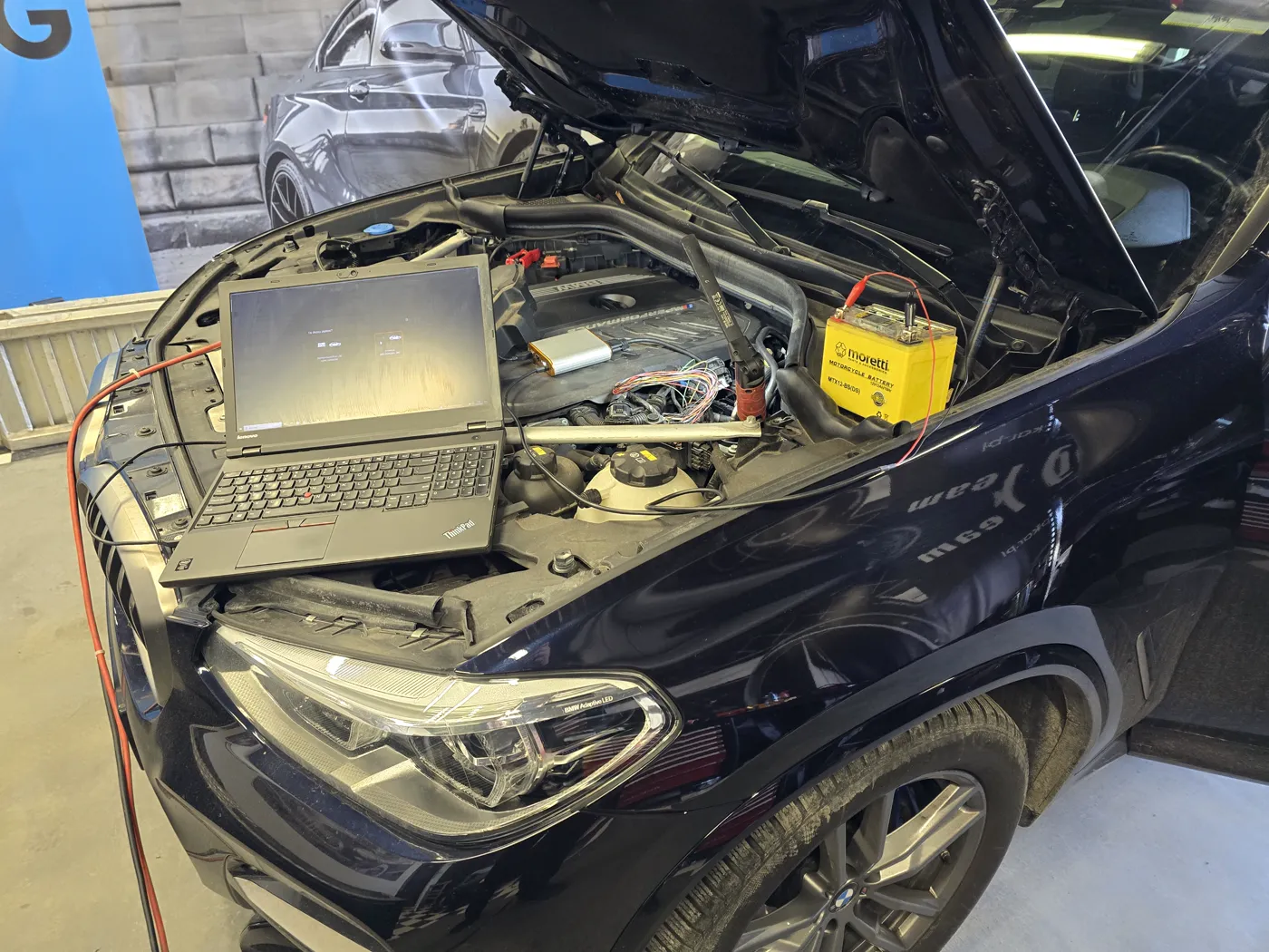 Programowanie sterownika silnika BMW w Szopkar