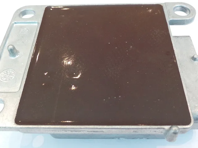 Sterownik SRS – tylna część aluminiowej obudowy