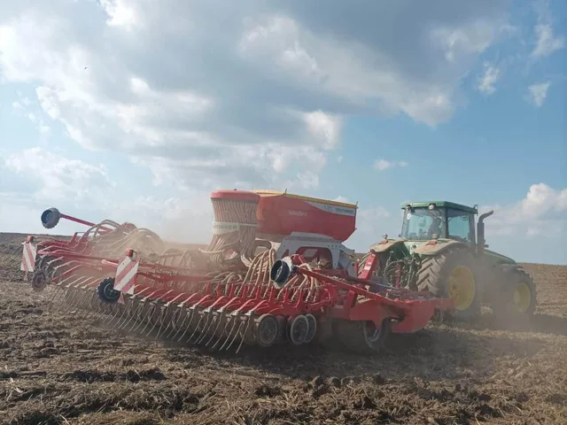 John Deere 8420 – przykład obsługiwanej maszyny rolniczej