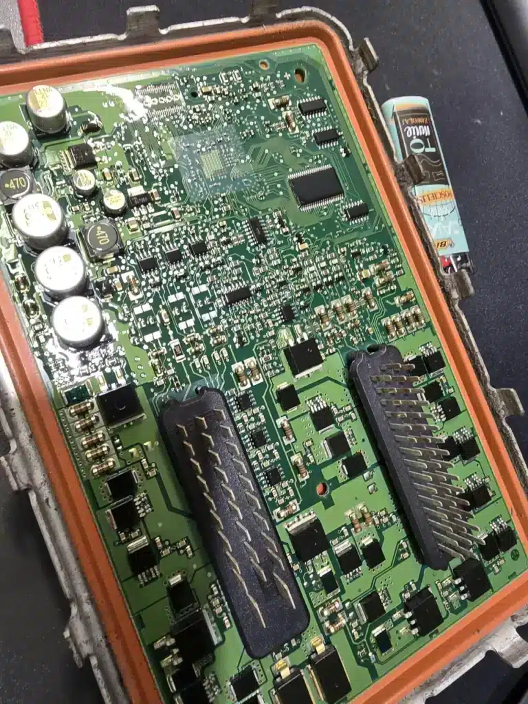 Elektronika sterownika silnika przygotowana do pomiarów
